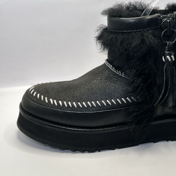 UGG Fluff Punk Black Platform Boots Sheepskin Lined Size 6 STORE MODEL Womens - Picture 4 of 16